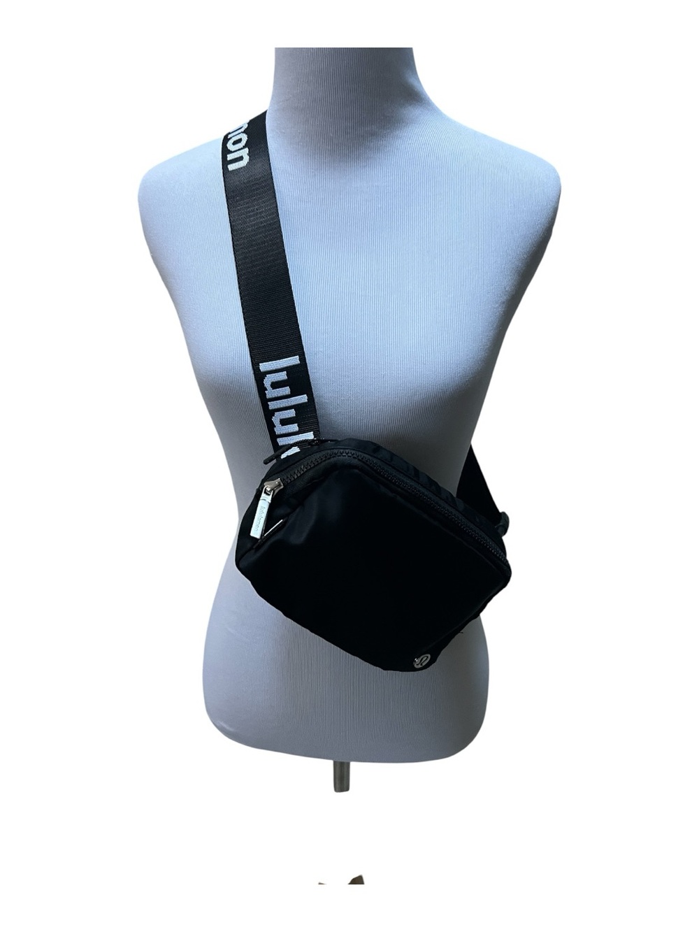 Lululemon NWT Everywhere Belt Bag Wordmark Black/White 1L